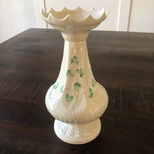 BELLECK Vase with unique scalloped rim